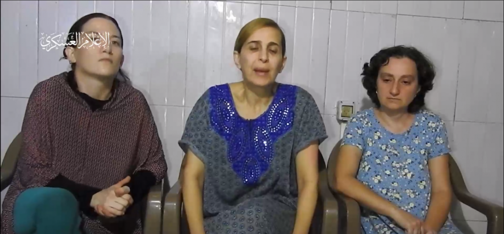 محتجزات إسرائيليات في غزة يوجهن رسالة حادة لـ "نتنياهو"