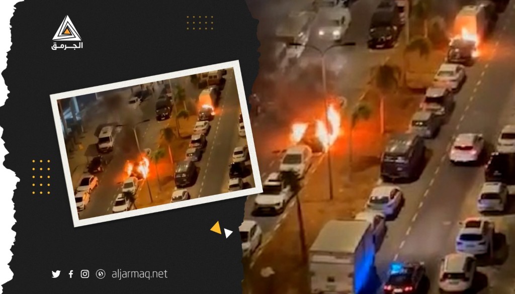 اشتعال النيران بعدد من المركبات في مدينة الرملة