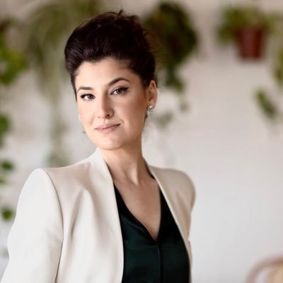 منى عمري