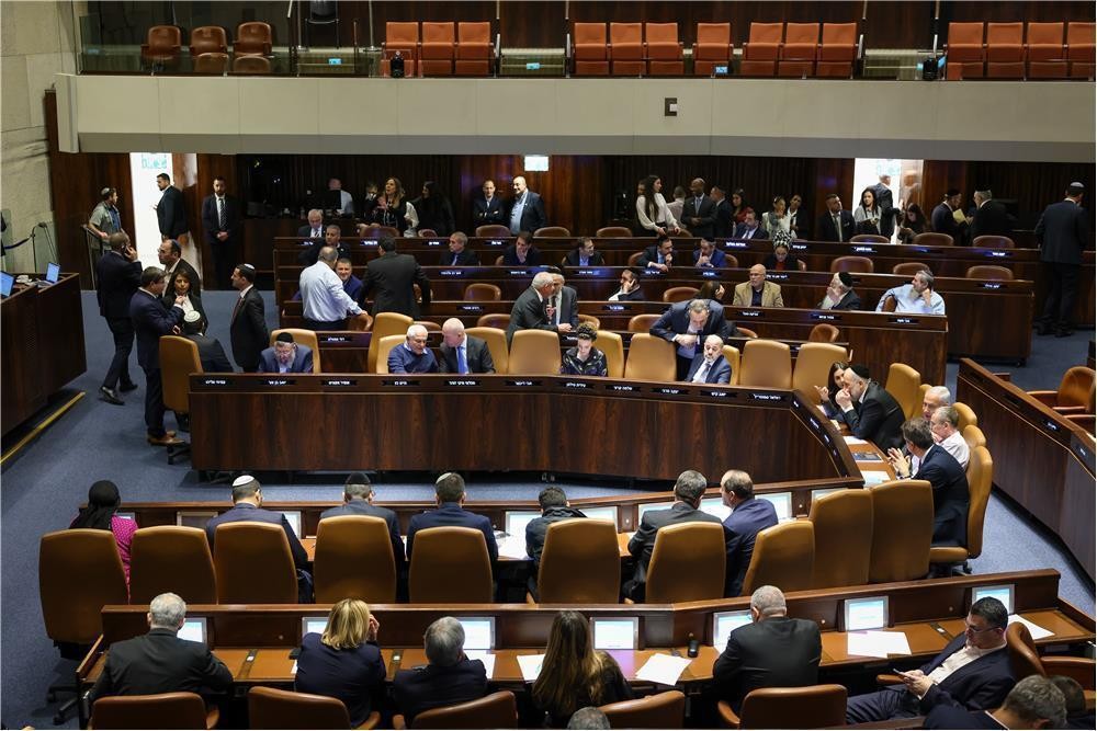 تحالف الجبهة والعربية للتغيير يستنكر مصادقة الكنيست على قانون سحب المواطنة من أسرى بأراضي48