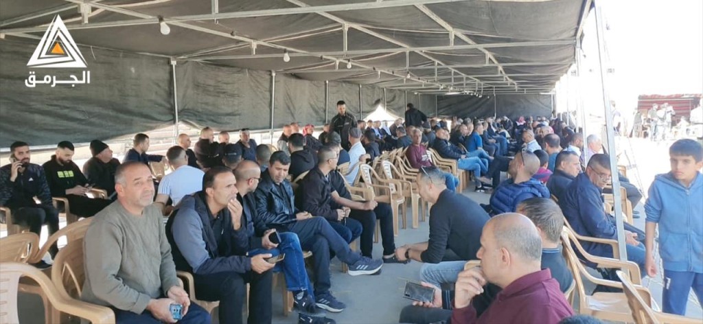 عائلة العصيبي تستعد لتشييع جثمان نجلها وموارته الثرى في مقبرة السقاطي بالنقب