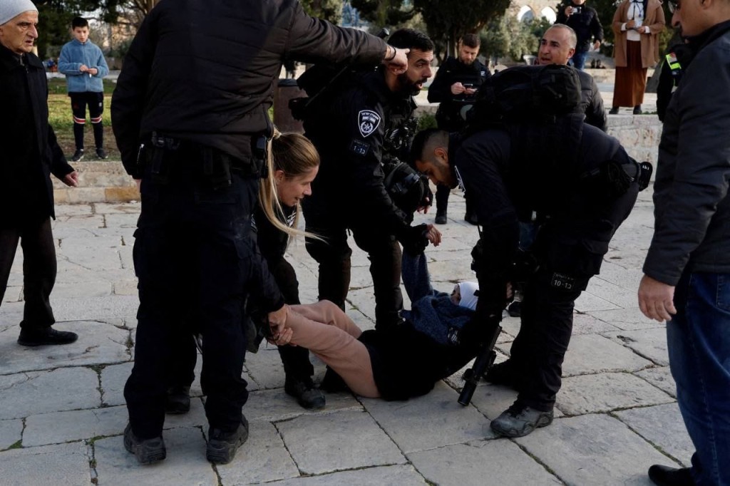 نشطاء بأراضي48 يؤكدون: الشعب الفلسطيني قادر أن يحمي الأقصى