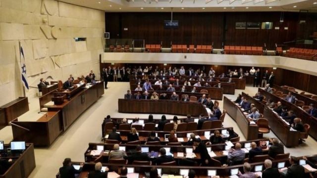 الجبهة والعربية للتغيير: صوَّتنا بكرامة ضد ميزانية الدولة وطريقنا من البداية كان صحيحًا