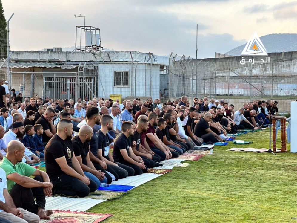 مئات آلاف الفلسطينيين يؤدون صلاة العيد بأراضي48 والمسجد الأقصى