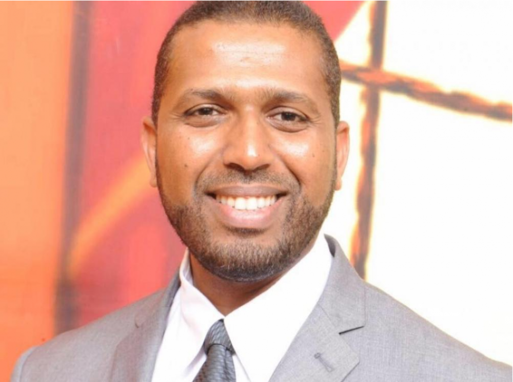 السلطات الإسرائيلية تمنع الشيخ محمد ماضي من مدينة عكا من السفر بذرائع أمنية