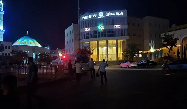 3 إصابات بينها واحدة خطيرة بجريمتي إطلاق نار في الناصرة وسخنين