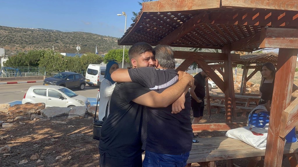 وقفة أمام سجن "سلمون"..رامي شحادة من شفاعمرو يسّلم نفسه لقضاء محكوميته على خلفية هبة الكرامة