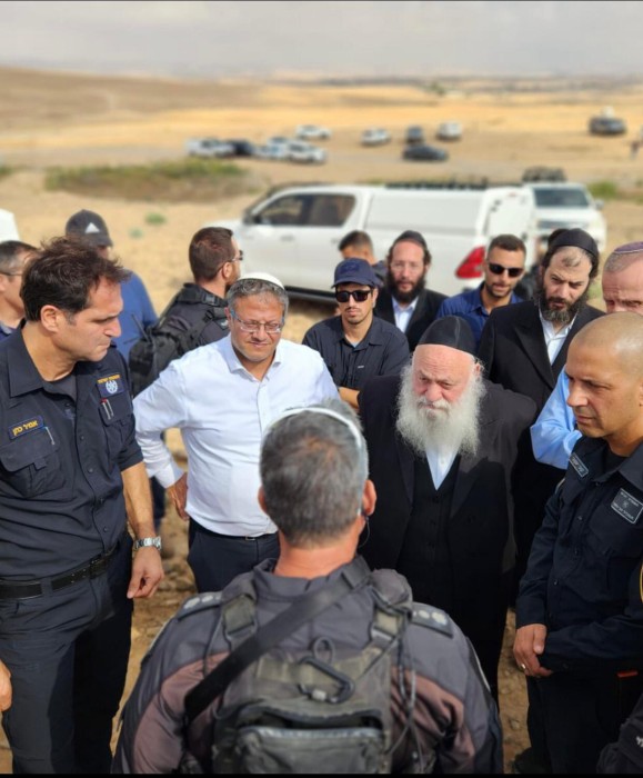 الجرافات الإسرائيلية تهدم منشآت فلسطينية في النقب