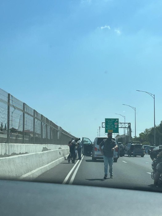 سيارة مليئة بالمتفجرات وخشية من حدث أمني.. ما الذي يحدث قرب الرملة؟