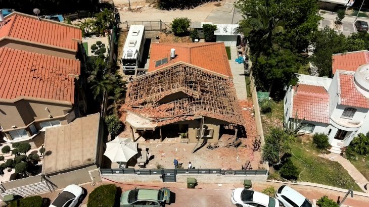 قناة إسرائيلية تكشف عن توترات باجتماع رؤساء السلطات المحلية بمنطقة غلاف غزة