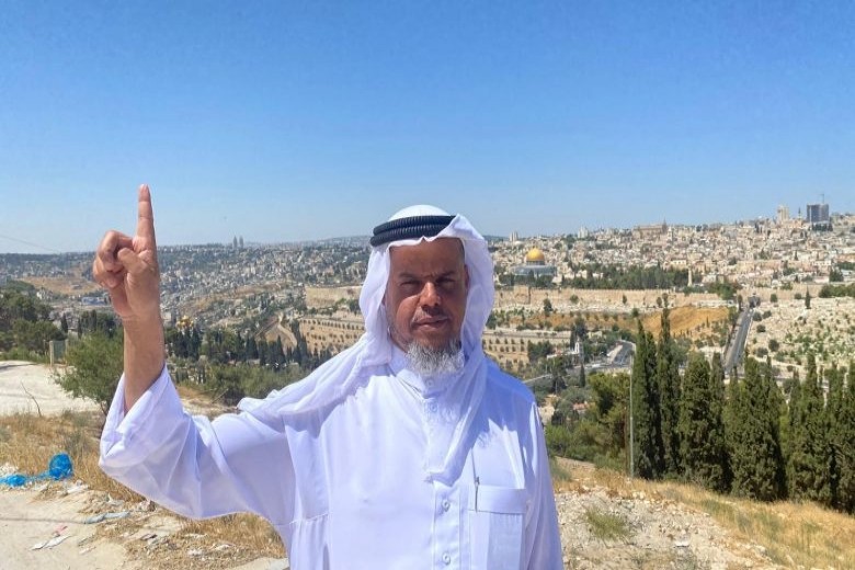 الشرطة الإسرائيلية تعتقل الشيخ أسامة العقبي وزوجته
