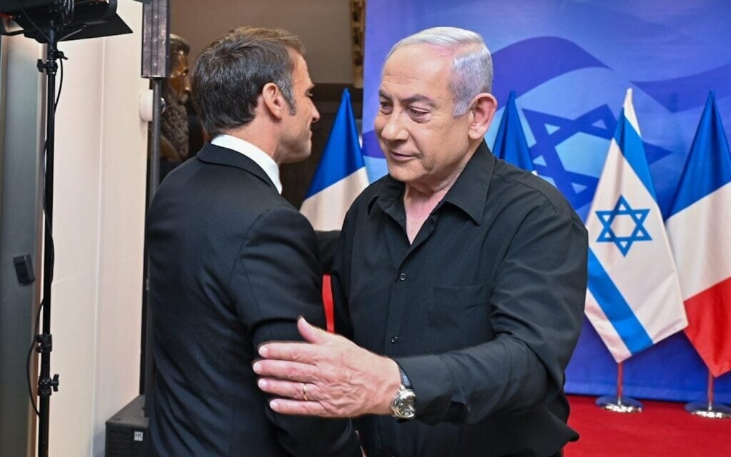 فرنسا تفرض حظر على نقل الأسلحة لإسرائيل