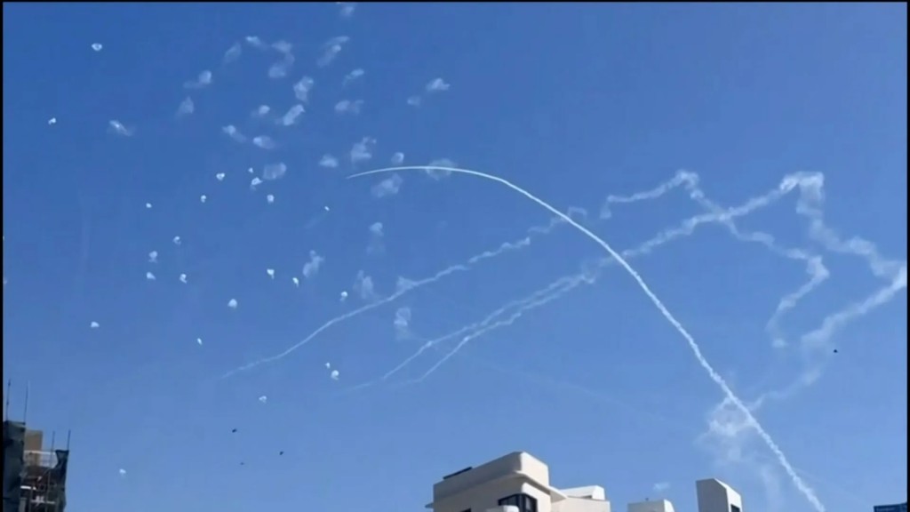 القصف على حيفا...ما الرسائل التي يريد حزب الله إيصالها من هذه الضربات؟