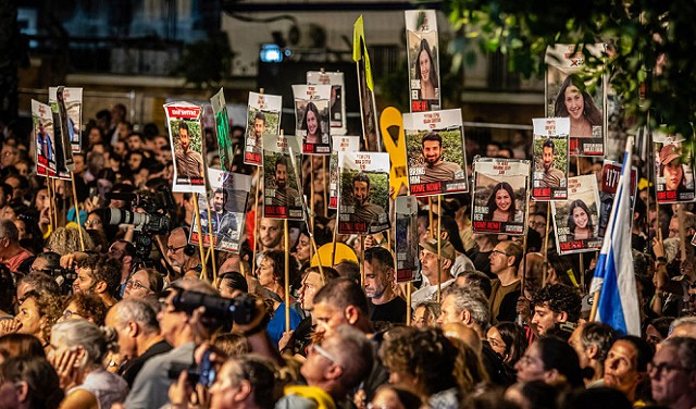 مسؤول إسرائيلي في طاقم مفاوضات صفقة التبادل: لا تغييرات طرأت على شروط الاتفاق