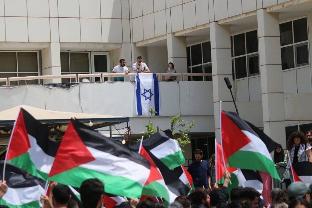 التجمع الطلابي: مشروع قانون منع رفع العلم الفلسطيني رد فعل مباشر على نشاطاتنا