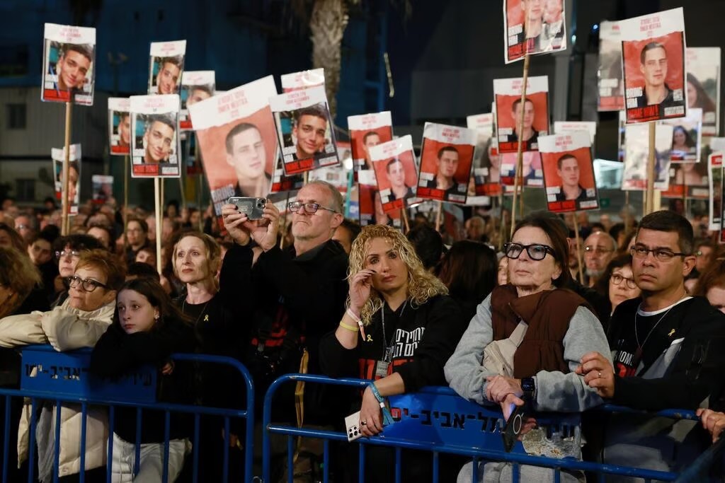 الشرطة الإسرائيلية تهاجم متظاهرين إسرائيليين في تل أبيب