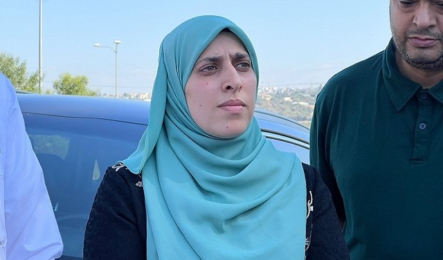 الأسيرة آية خطيب تنقل معاناة الأسيرات عبر محاميها
