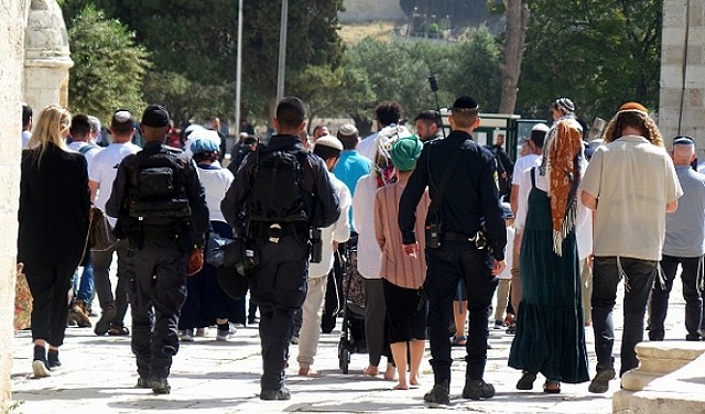 في آخر أيام "الفصح العبري"..المستوطنون يواصلون اقتحام المسجد الأقصى