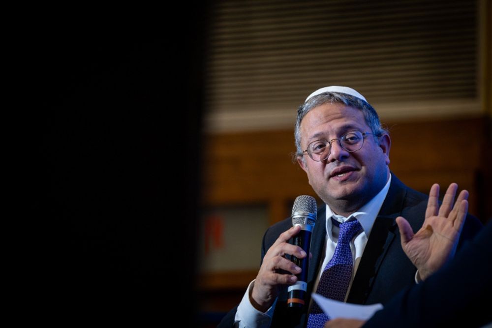 نتنياهو ينفذ طلب بن غفير ويدعوه لمكتبه لهذا السبب