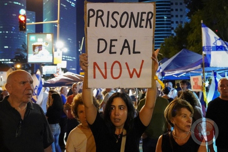 عائلات محتجزين وجنود بالاحتياط يقدمون التماسًا ضد نتنياهو للعليا الإسرائيلية