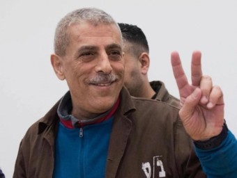 مستوطنون يهاجمون نشطاء خلال  جلسة للنظر بالإفراج عن جثمان الشهيد وليد دقة