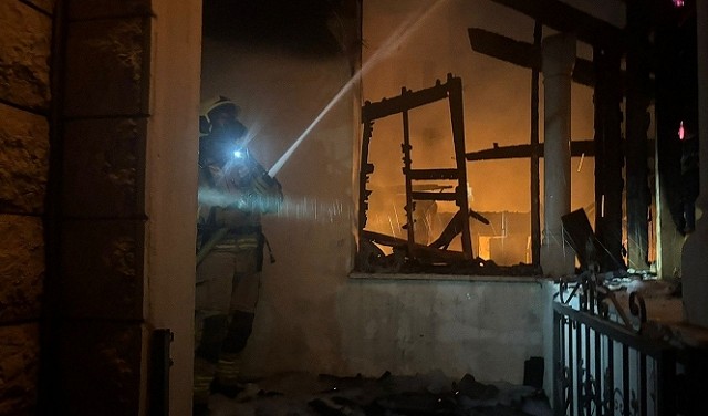 إصابات جراء انفجار مبنى واندلاع حريق في جديدة المكر