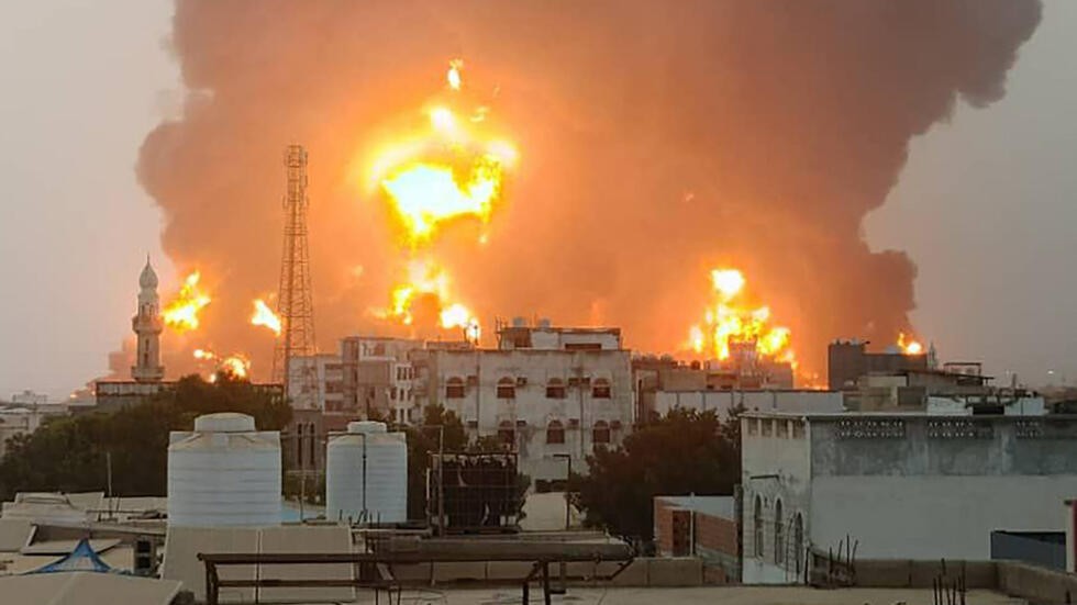 الجيش الإسرائيلي يهاجم ميناء الحديدة