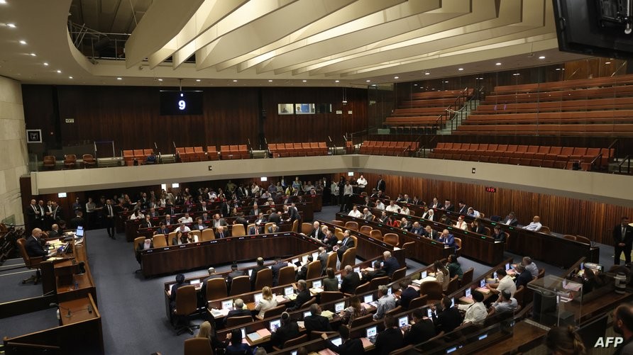 مشروع قانون للمعارضة يستهدف الحريديم: من لا يتجند لا يحق له الانتخاب