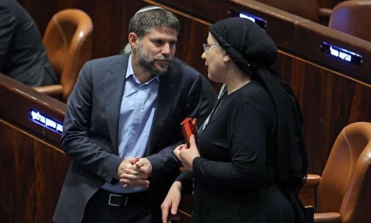 سموتريتش وستروك يعارضان صفقة تبادل الأسرى