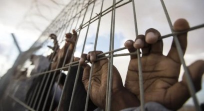 هآرتس: هذا هو عدد أسرى المؤبدات الذين سيفرج عنهم