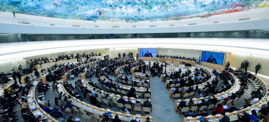 محللون يؤكدون: انسحاب إسرائيل من مجلس حقوق الإنسان وحظر الأونروا يدل على هذه الأمور