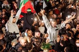 وسائل إعلام إسرائيلية ترجح تأخير تسليم الأسرى الفلسطينيين إلى هذا الوقت