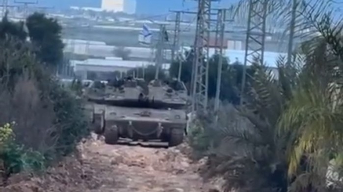 تصعيد العدوان الإسرائيلي شمال الضفة.. الاحتلال يشن هجومًا واسعًا ويدفع بالدبابات في جنين