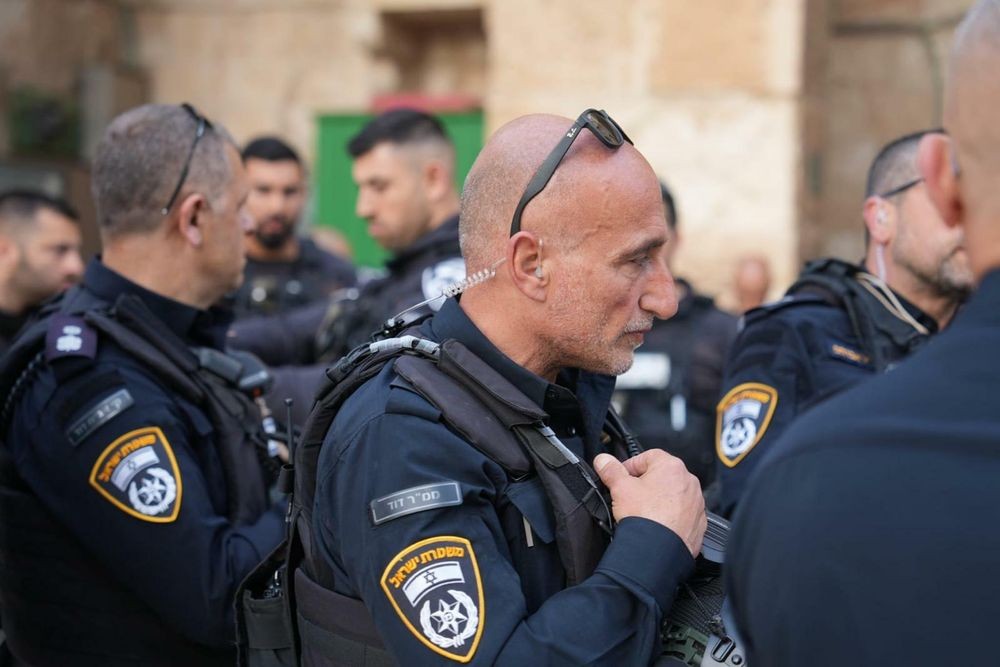 اتهام إسرائيلي من بني براك بمحاولة قتل امرأة في منزلها بفأس
