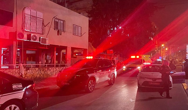 إصابة أب وابنه بجريمة إطلاق نار بمدينة رهط في النقب