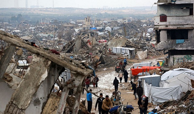 صحيفة إسرائيلية تكشف: يوجد لدى الجيش خطط جاهزة لتهجير قطاع غزة