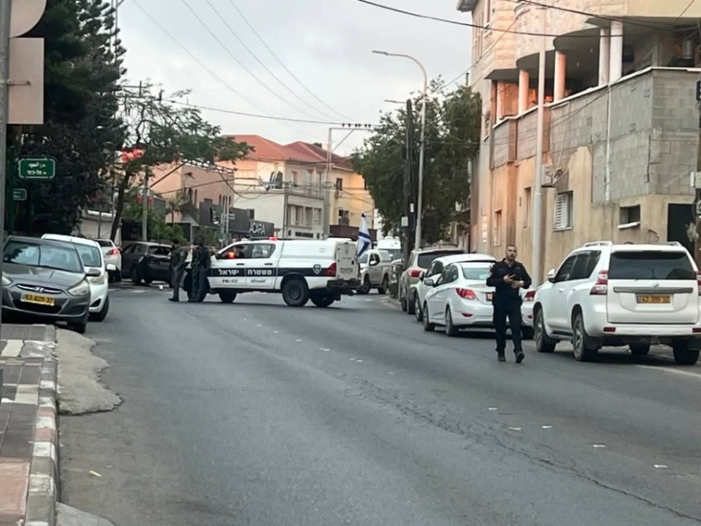 مقتل شابين وإصابة ثالث بجروح خطيرة بجريمة إطلاق نار في الطيرة
