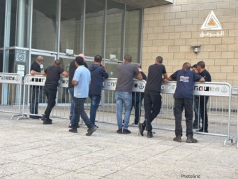 اعتقلوا بزعم "الاحتفال بصواريخ إيران"..تحويل 17 شابا من أم الفحم للحبس منزلي