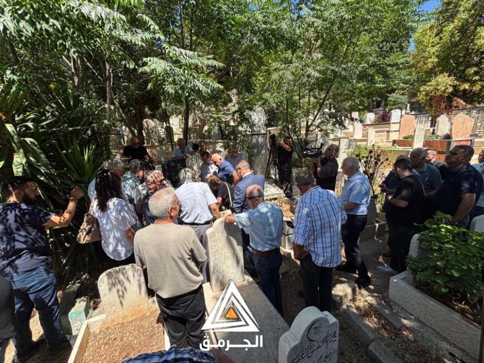 في الذكرى الـ31 لرحيله.. فلسطينيون ينفذون زيارة لضريح الشاعر توفيق زياد بالناصرة
